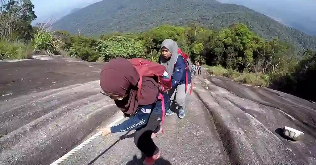 Tips Keselamatan untuk Mendaki Gunung Ledang Tips Keselamatan untuk Mendaki Gunung Ledang