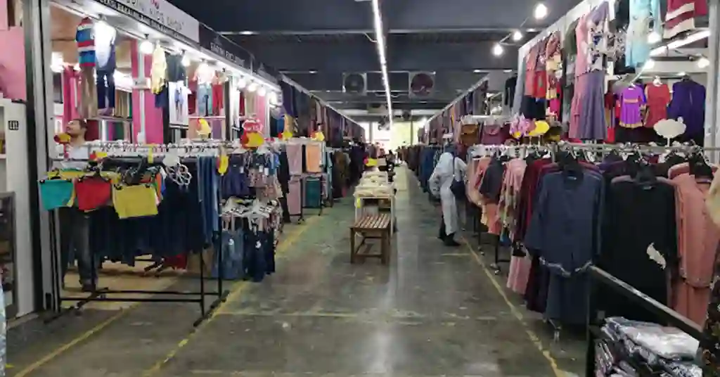 Pengalaman Membeli Belah di Pasar Kemboja Pengalaman Membeli Belah di Pasar Kemboja
