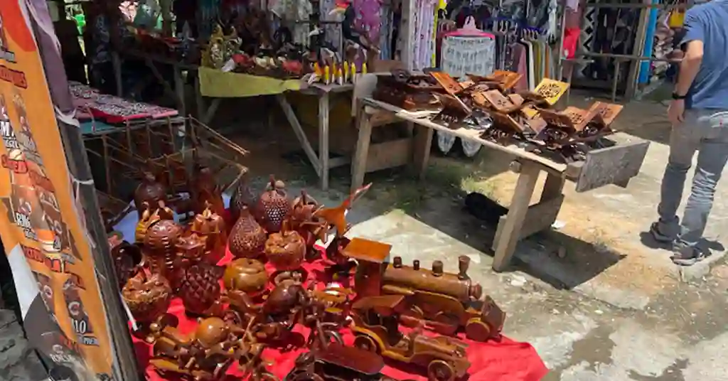 Produk Unik yang Ditawarkan di Pasar Serikin Produk Unik yang Ditawarkan di Pasar Serikin